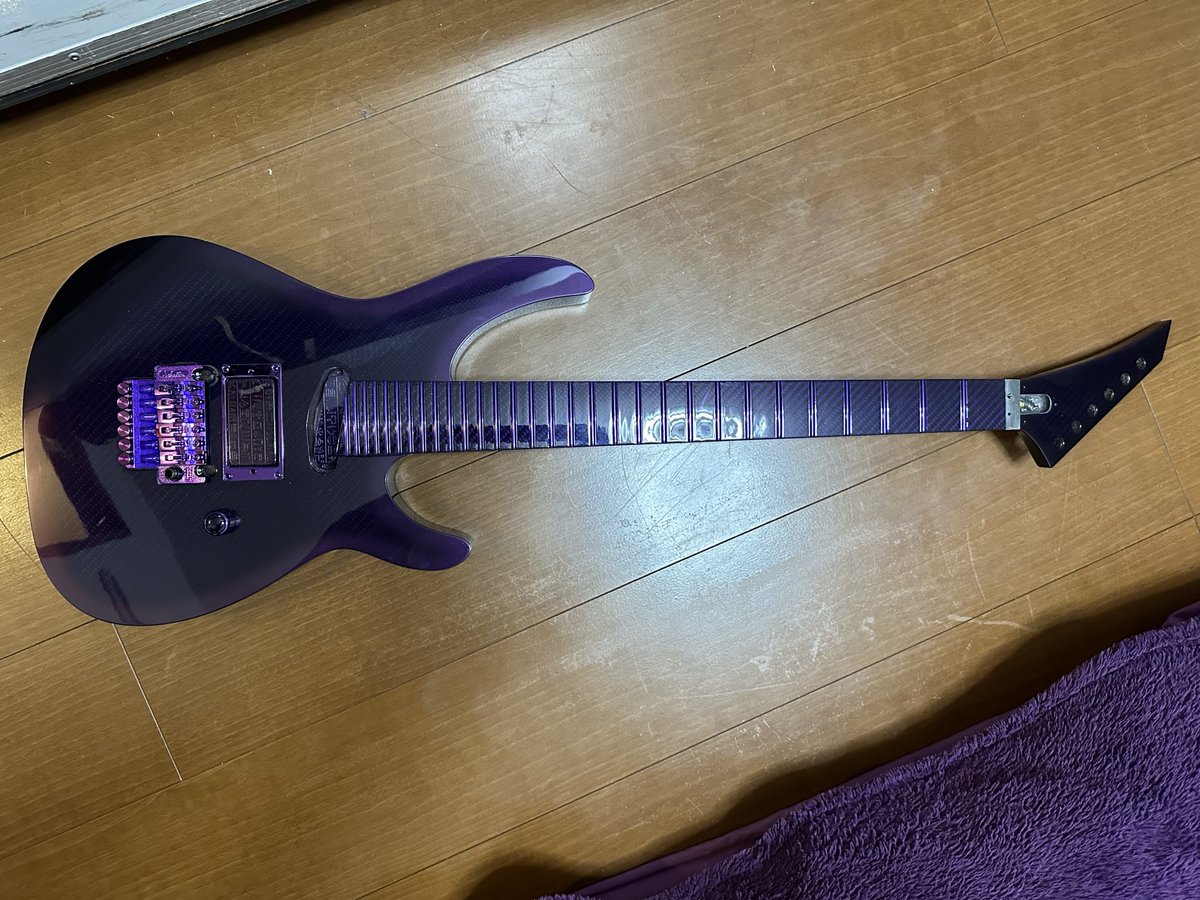 anubisakisan's tweet photo. 組立の為、明日旅立ちます。完成はまだ先ですが、今から楽しみです。#purple #combatguitars #30fret #紫 #パープル #コンバットギターズ #カスタムギター #協和技研 #ZWORK #purpleguitar #hieroglyph #ヒエログリフ #sumimaru #carbonguitar #炭丸 https://t.co/CJ69DgJNbz