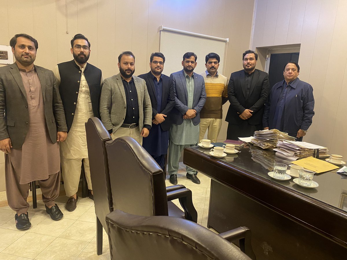 umarsaeed_pms's tweet photo. With ADC(G), ADC(F&P) Bahawalnagar, ACs of Tehsil Bahawalnagar, Haroonabad, Minchinabad, Chishtian and Fort Abbas.
#ACUTship https://t.co/c7ebNXtG5X