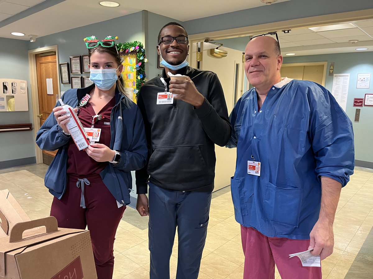 R4 Hot Coco Rounds was so appreciated by the staff. They were all happy and engaged to see the R4 team. It’s a joyous holiday season here at NYPBMH as we spread a little holiday cheer to all🙌🙌@nypbmh_r3 @AishaD_Miller @ErnestoPMir @nyphospital