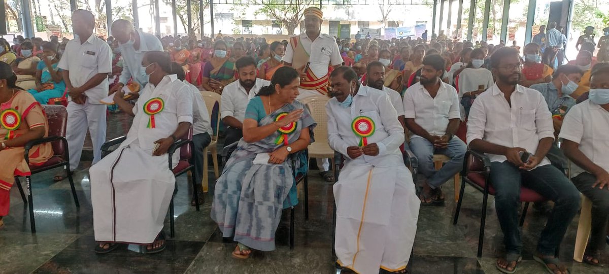 PmkGkm's tweet photo. தர்மபுரி மாவட்டம் சுய உதவி குழுவினருக்கு கடன் வழங்கும் விழா தர்மபுரி அரசு கல்லூரி கூட்டரங்கில் 29.12.2022 இன்று 8889 மகளிர்க்கு ரூபாய் 45 கோடியே 68 லட்சத்து 50 ஆயிரம் வழங்கியபோது.... https://t.co/uVBaL4GMaX