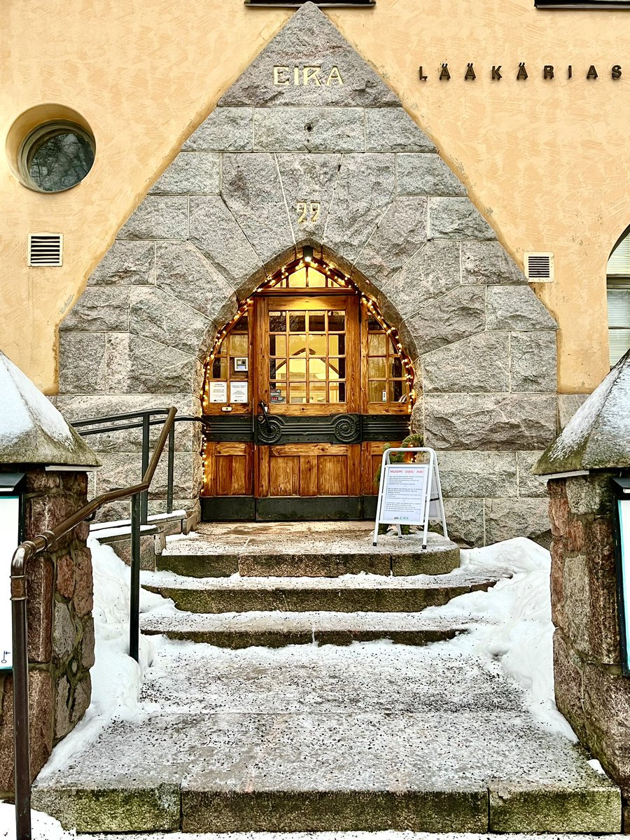 RT @felipehelsinki: Doors of Helsinki, Eira Hospital. #Helsinki #architecture https://t.co/cPw2XoPCHA