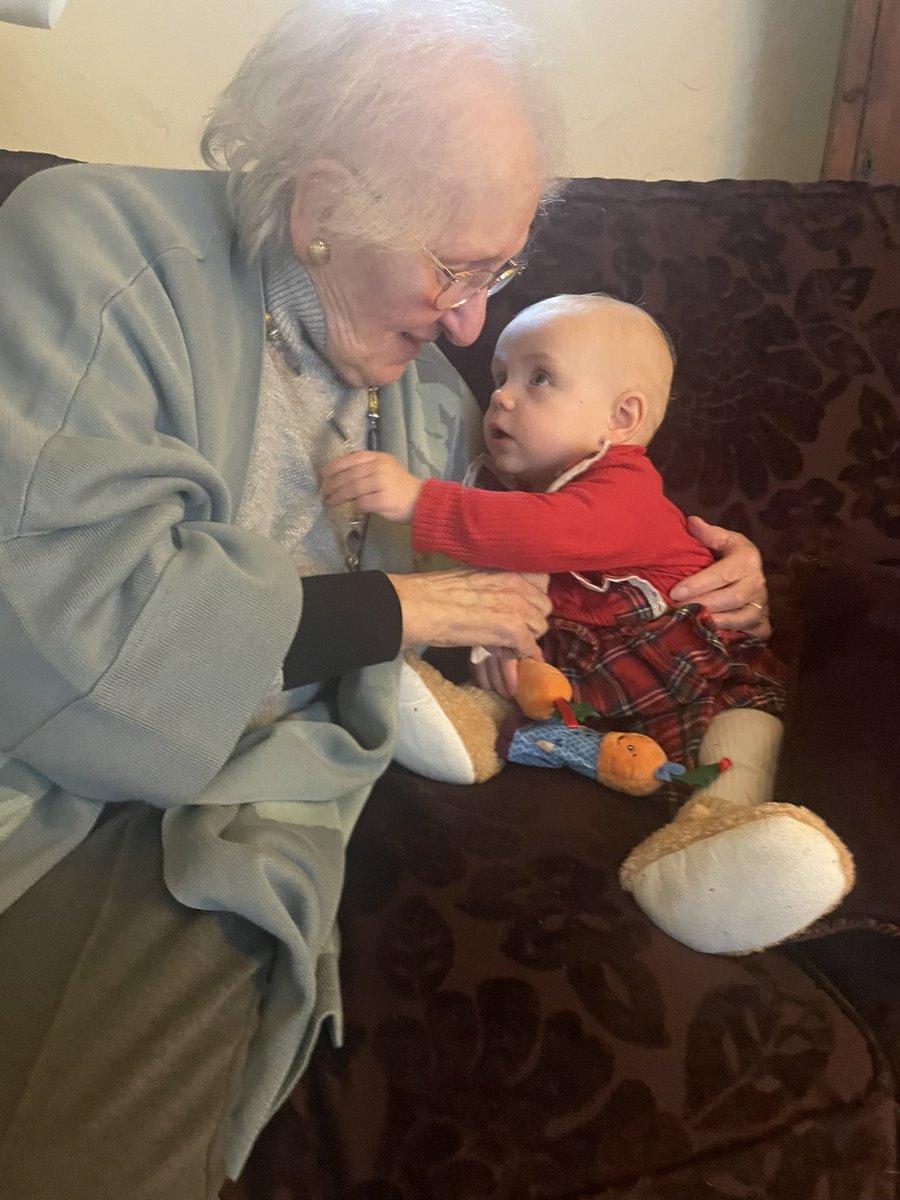 Chell_DeVille's tweet photo. The best first Christmas ❤️ https://t.co/J7Yptk4PIe