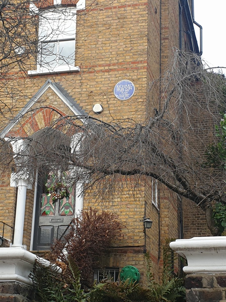BurtonDiaries's tweet photo. 29 Dec  Currently walking through Hampstead https://t.co/4tMfcsXdCe