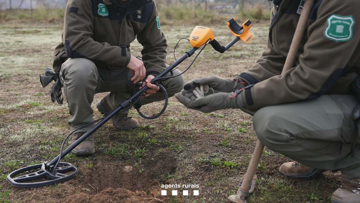 👑Demanes un detector de metalls als Reis d'Orient?

❌Recorda que #NoÉsUnaJoguina! La legislació prohibeix la recerca de restes arqueològiques amb aquests aparells. Pot causar danys irreparables.

✔️Vetllem pel nostre #PatrimoniCultural