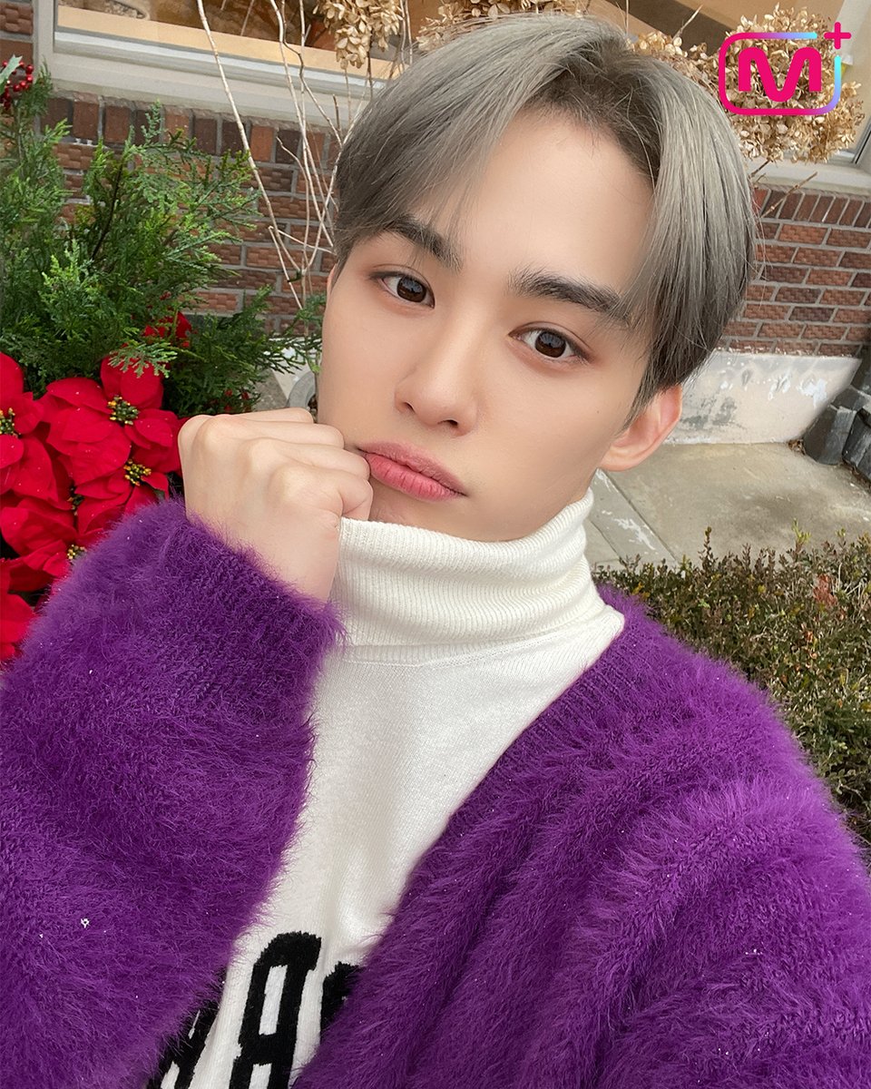 mnetplus's tweet photo. My day ends as I watch UP TO1 Ep.1 over and over 🤦‍♀️
Releasing TO1’s selfies, that you want to see in every moments❣️

👉https://t.co/ELPKEOrQU8
Please check out more UP TO1’s updates on Mnet Plus🥰
#UP_TO1 #TO1 #업투원 #티오원 @TO1_offcl https://t.co/MDLrkYt1jc