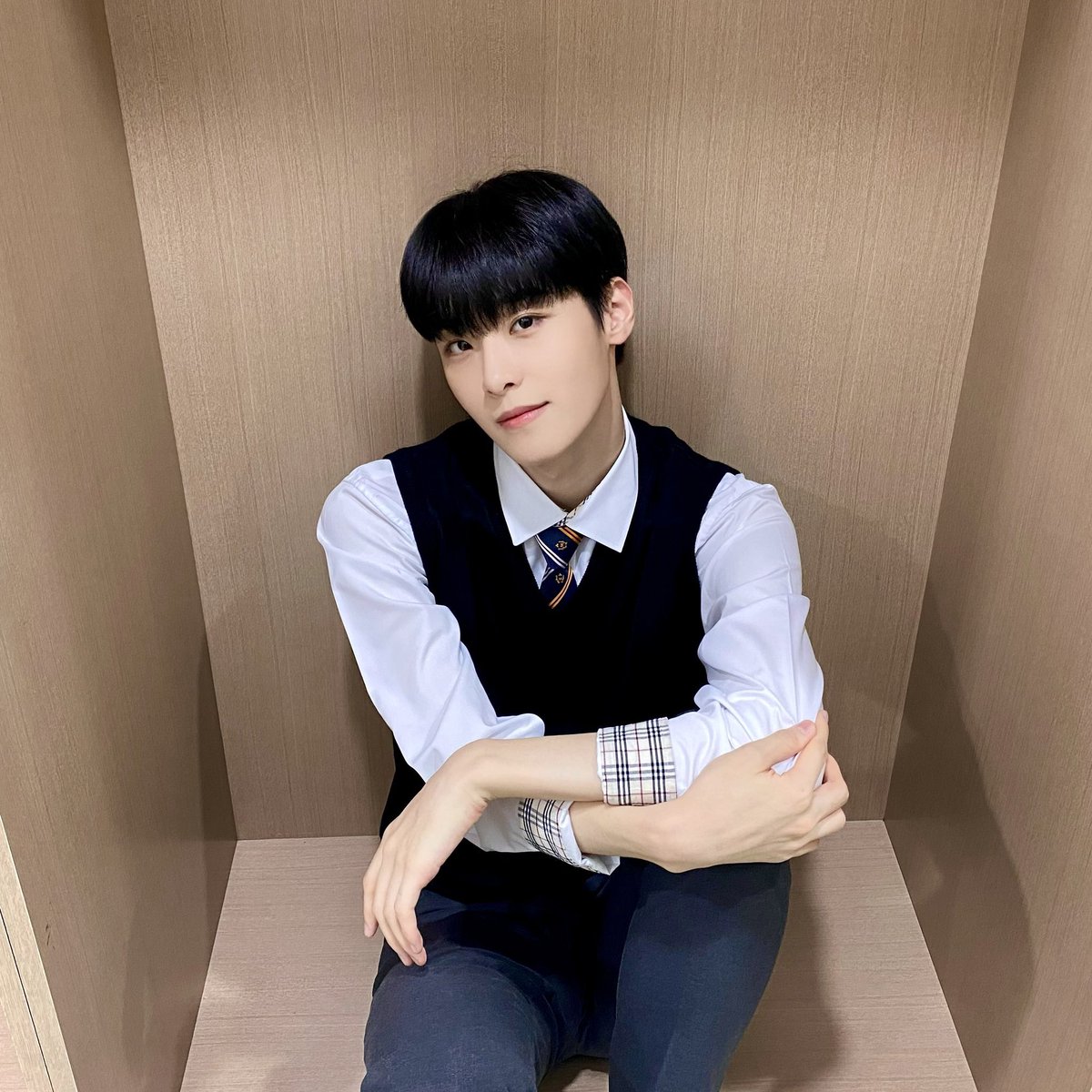 fov08w25's tweet photo. 이게‘성민’이야 https://t.co/MtrgOq2nUU