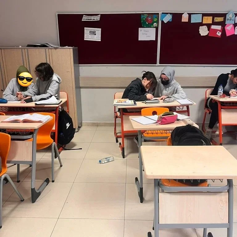 teachersofzgen1's tweet photo. 8B sınıfı 21. Yüzyıl becerileri etkinliklerini @ulusalajans #teachersofgenerationz2021 https://t.co/1N3JKFsuCV