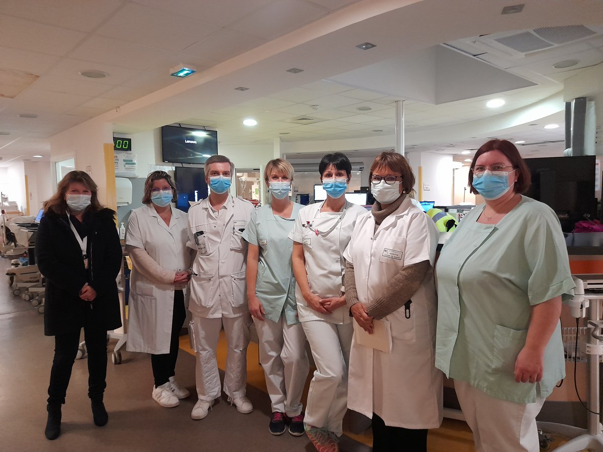 ars_normandie's tweet photo. Anne-Sophie Dubois, déléguée territoriale de l’@ars_normandie dans la Seine-Maritime était hier aux côtés des équipes des urgences de l’hôpital de #Dieppe pour saluer le travail et la mobilisation des professionnels face à un niveau d’activité sans précédent
@GHTCauxMaritime https://t.co/LaYoKQfdCQ