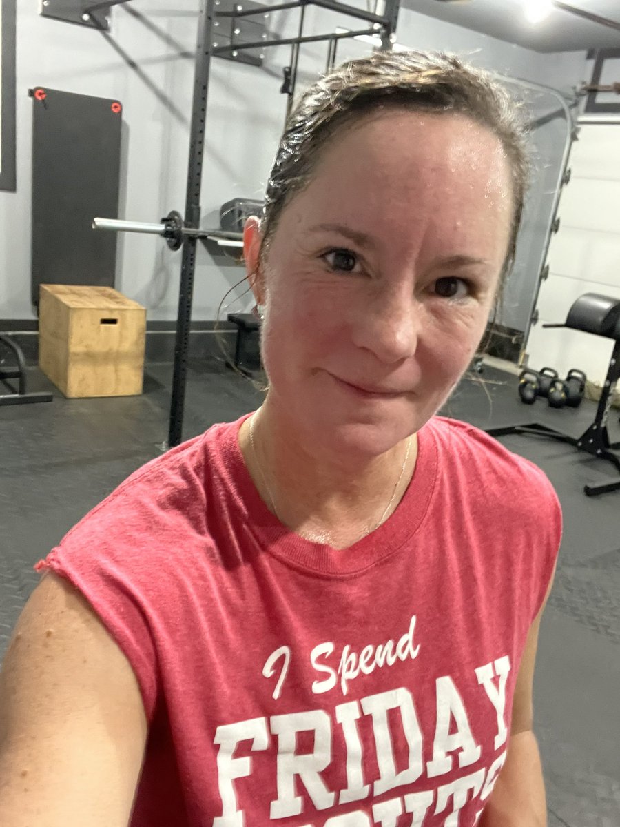 mccreah10's tweet photo. 6 quicker miles this morning. Hoping for a strength session after my son’s all day wrestling meet! #GoWade #Fitleaders ☺️👊🏻. Happy Thursday (already)!! https://t.co/A0mp9uvh2n