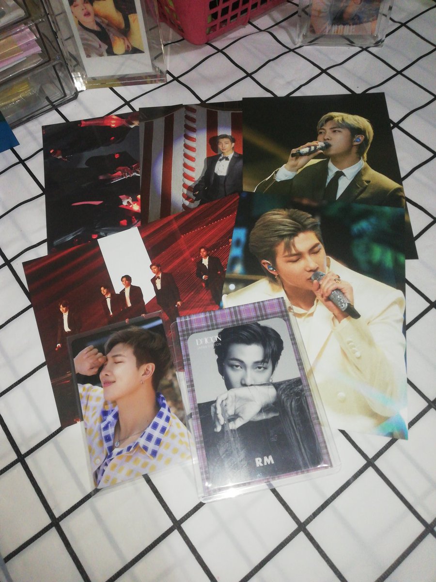 luvlyminies's tweet photo. 🖇️ #miniegives ~ [ ph giveaway ]
This is namtaejin and holidays giveaway !! 💗

Rules!
💫 5 winners
💫 Reply NAMTAEJIN photos ✨
💫 Tag moots 🍭
💫 Follow me and my ig (@/flrtyminie)
💫 Reply tags for our birthday boy tae bear 🐻
💫 Retweet and like https://t.co/f8l6lYcay2
