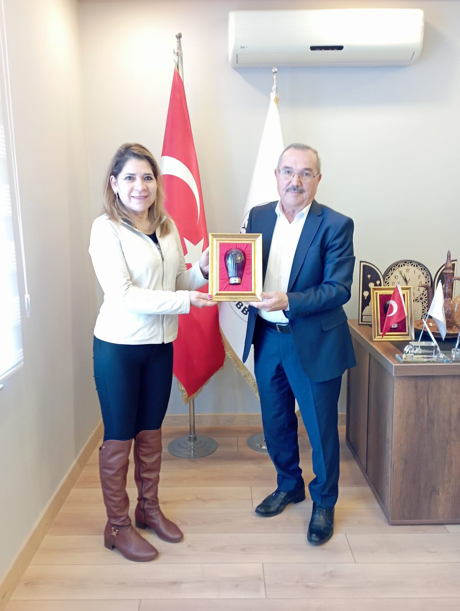 urguptso's tweet photo. Paraguay Ticaret, Sağlık ve Çevre Ataşesi Sayın Prof. Dr. Maria Elena Villalba Domínguez, Uluslararası İlişkiler ve Turizm Uzmanı Sayın Ali Caner İNCESU ve Meclis Üyemiz Sayın Serdar KAHRAMAN, Yönetim Kurulu Başkanımız Sayın Ahmet AYDIN ile toplantı yaptılar. https://t.co/bLWjZgmc7k