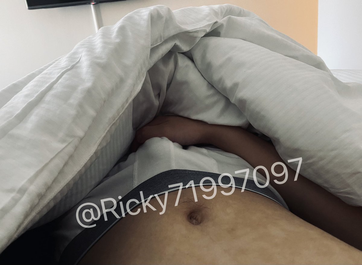 Ricky71997097's tweet photo. 每天都是被硬醒的，希望有一天能被口醒😋#体育生白袜 #体育生原味 #gay #直男 #白袜弟弟 https://t.co/fFERXqE7dY