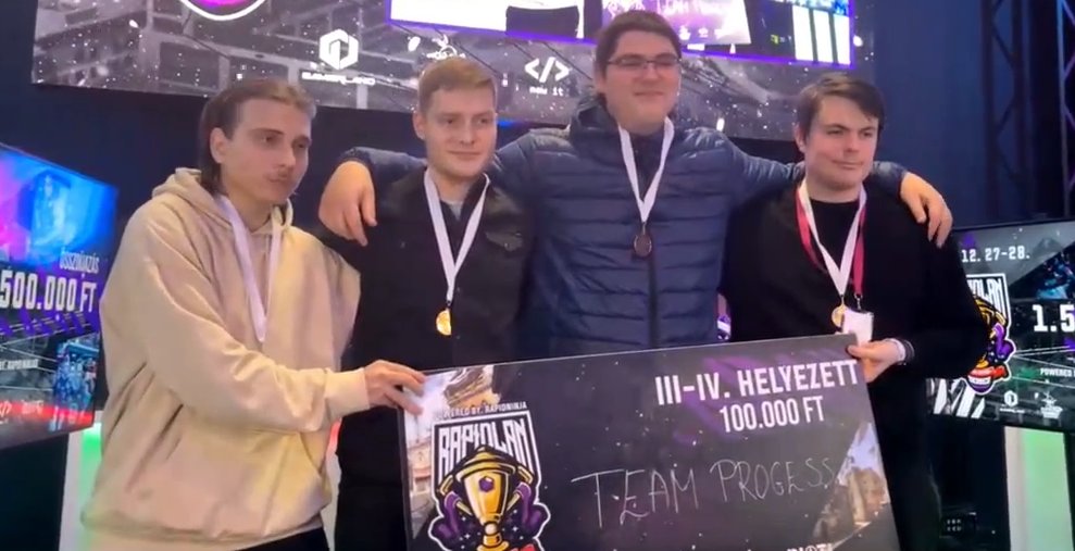 tuba1st__'s tweet photo. RapidLAN Series: Xmas Edition top4

Még mindig úgy gondolom, hogy ha a honvéd nem forgatja a teamet, akkor sokáig juthattunk volna.

Nagyon jól éreztem magam és örülök, hogy találkoztunk!
⬆️Team Progress⬆️
@helplesssval 
@ryaval_ 
@chr1s_val 
@nortycsgo https://t.co/xPRQCex0IJ