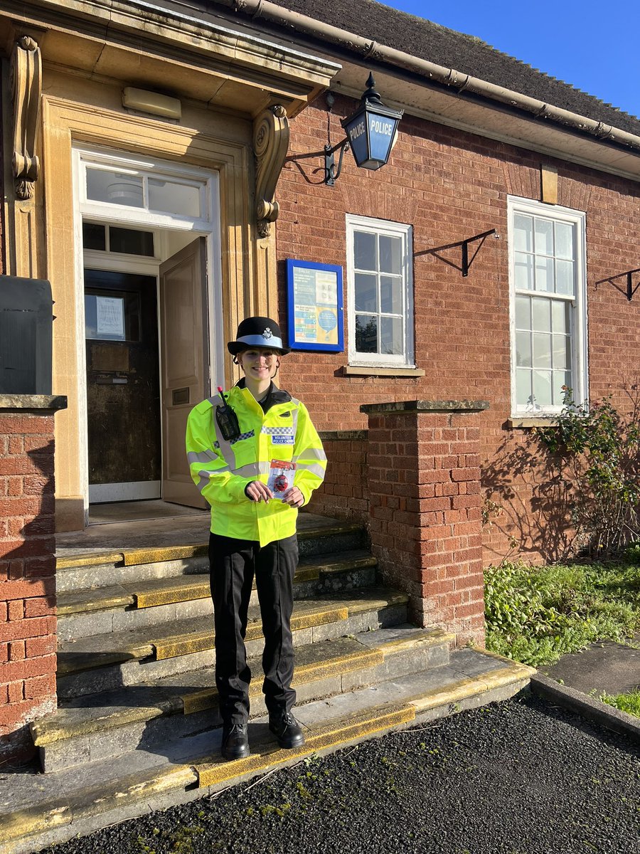 herefordcadets's tweet image. Ladies come say hi to Cadet Deem who is handing out #free Personal Attack Alarms as part of the #safer #streets #campaign in Ledbury right now in the company of @LedburyCops @WestMerciaPCC @SunshineRadio @WMerciaPolice