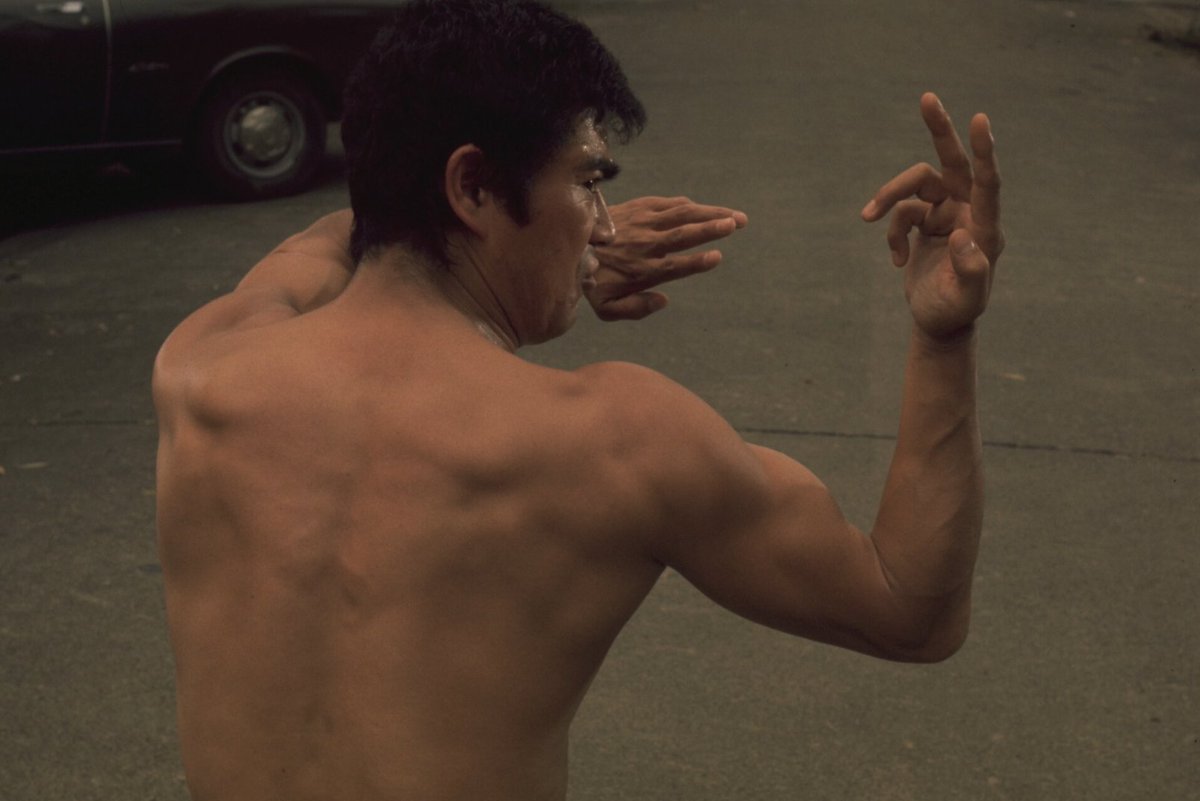 ARROW_Player's tweet photo. Fists flurry and blood flows... 🥋 🩸

The legendary Shin’ichi ‘Sonny’ Chiba stars in double hit of karate madness in The Executioner Collection, arriving on ARROW this Friday. 

#karatetime https://t.co/mkUp9Zhm5s