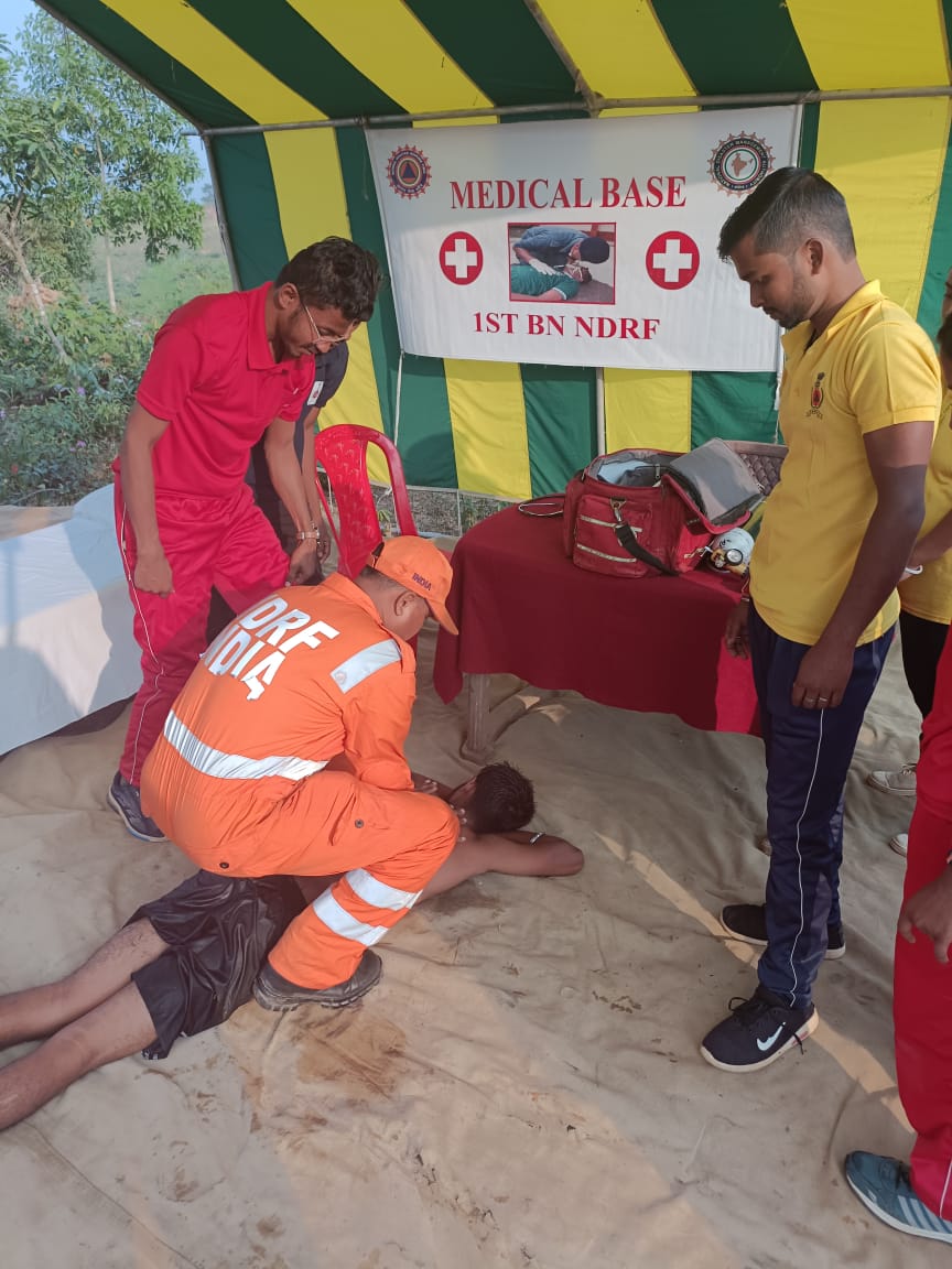 01NDRF's tweet photo. #mock #exercise ON #Flood #Management / #KATBAISHYA LAKE, (#ECO_PARK), #SUBHASNAGAR, SRINAGAR, #DISTRICT-SOUTH TRIPURA, #TRIPURA
@AtulKarwal
@hpskandari
@PankajKavidayal
@NDRFHQ
@tripura_cmo
@DDNewslive
@News18Northeast
@ZeeNews
@PIB_India
@DisasterMgmtTRP https://t.co/EAHotNPuqC