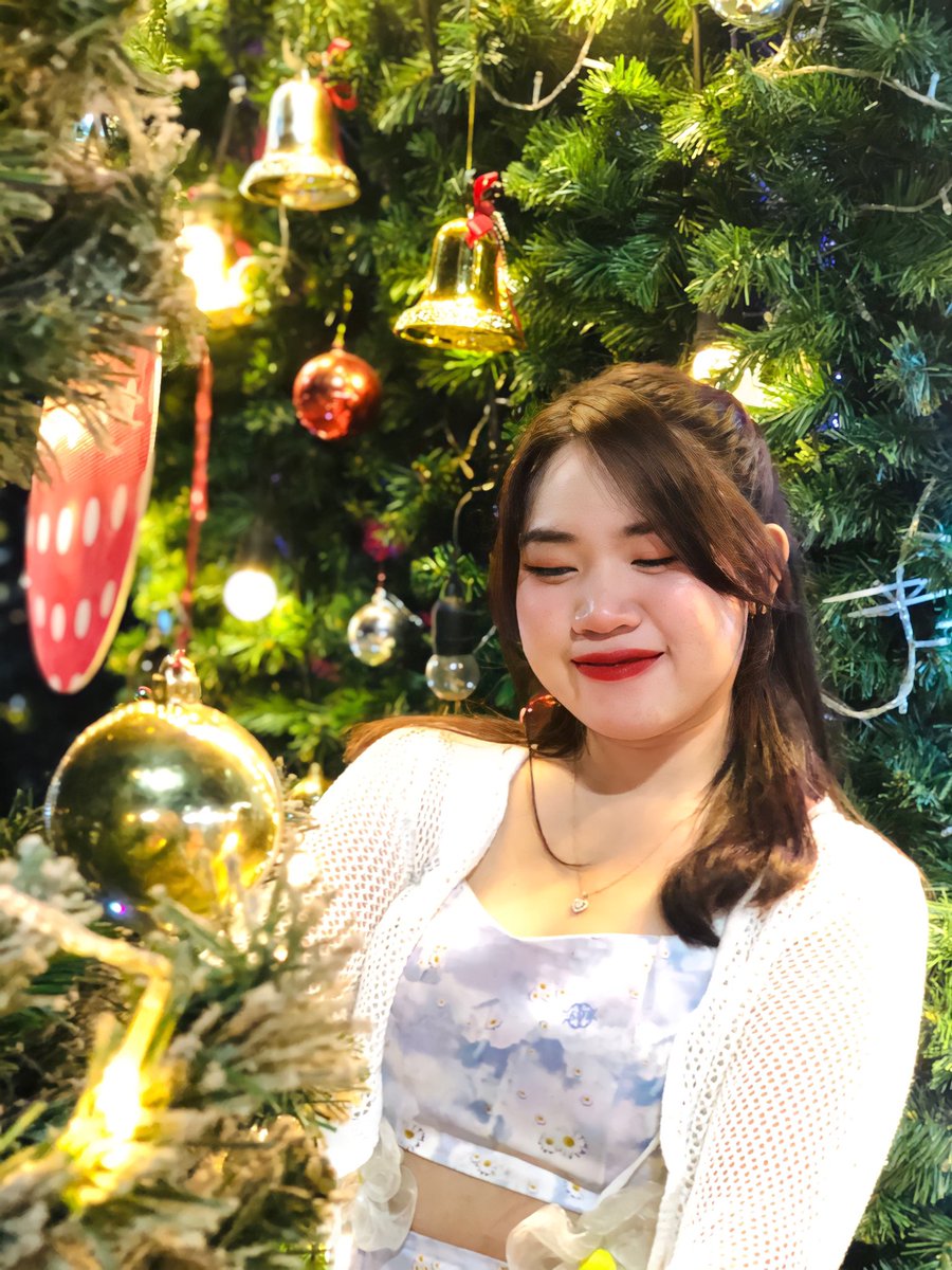 bf119_07's tweet photo. ມີລະຫວາ ຄົນເຄົ້າດາວນຳ😅 https://t.co/sGlOh6DMmy