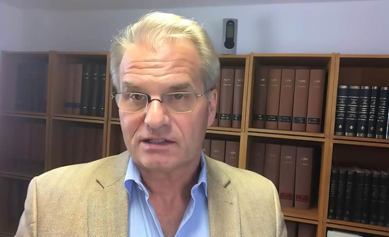 russo15091576's tweet photo. Le Dr Fuellmich a interviewé plus de 150 experts de tous les domaines scientifiques et a recueilli des preuves indéniables que cette pandémie est une opération criminelle à l'échelle internationale. https://t.co/vVsFMUGlc6