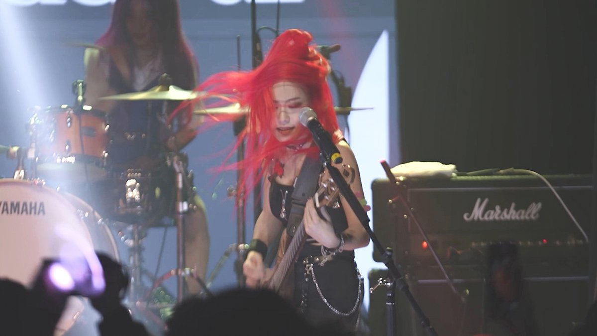 Rolling_Quartz's tweet photo. Rolling Quartz - Good Night (Dreamcatcher) @ 2nd Solo Concert 2022.12.10 https://t.co/GEvZDuAqaz

Diadem! We hope you guys enjoy it 💎❤👑

#Dreamcatcher #드림캐쳐 #GoodNight #Diadem #다이아뎀 #RollingQuartz #2ndSoloConcert #롤링쿼츠 #두번째단독공연 https://t.co/yAeWbOeM2C