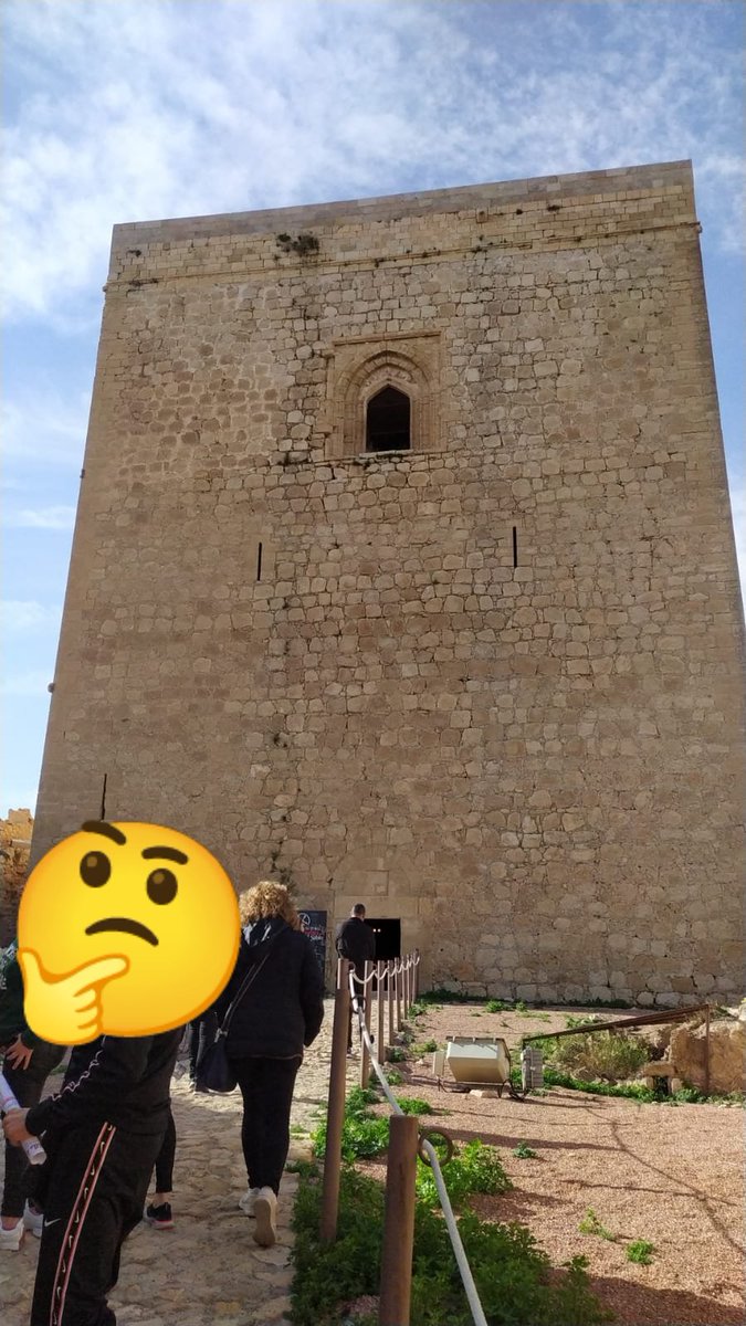 FranQuereda's tweet photo. Twitter. Mi colega me invita a unas birras en nochevieja si le digo lo que es esta torre. Tienen idea? Andaba por Mojácar de vacaciones... https://t.co/QP3Di25UEu