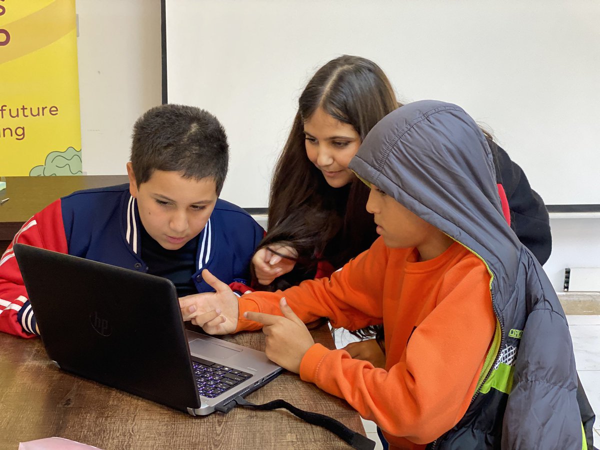 Najla_Missalati's tweet image. @yussishere focused her session on teaching kids #Nestedloops and she didn’t forget the #icebreaking session where kids practiced #publicspeaking @CanEmbLibya @Shecodes2018
#OperationCode