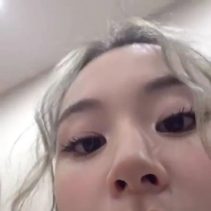 Also my lovely moots how have you been, I miss everyone so much TT getting my shiz together and returning to socials is def one of the 2023 resolutions 