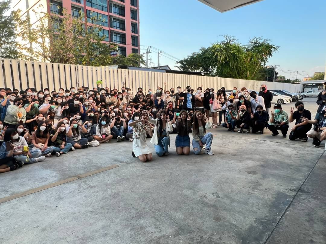 Ornoung_'s tweet photo. พอได้เจอแฟนคลับแล้วคิดถึงเนอะ ดีใจที่ได้เจอกันก่อนสิ้นปีนะคะ 🥺🫠 #Ornoung #MoveORN https://t.co/dojADHN8ul