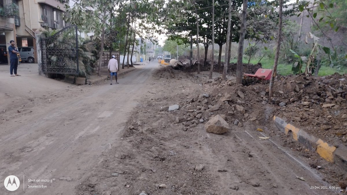 SourenChatterji's tweet photo. @PanvelCorp kindly help local residents from the #dust and #airpollution caused due to incomplete work. This is now almost the 3rd week we are facing such difficulties. Location Sector-5 Khanda Colony.🙏 https://t.co/JjcFY07CLi