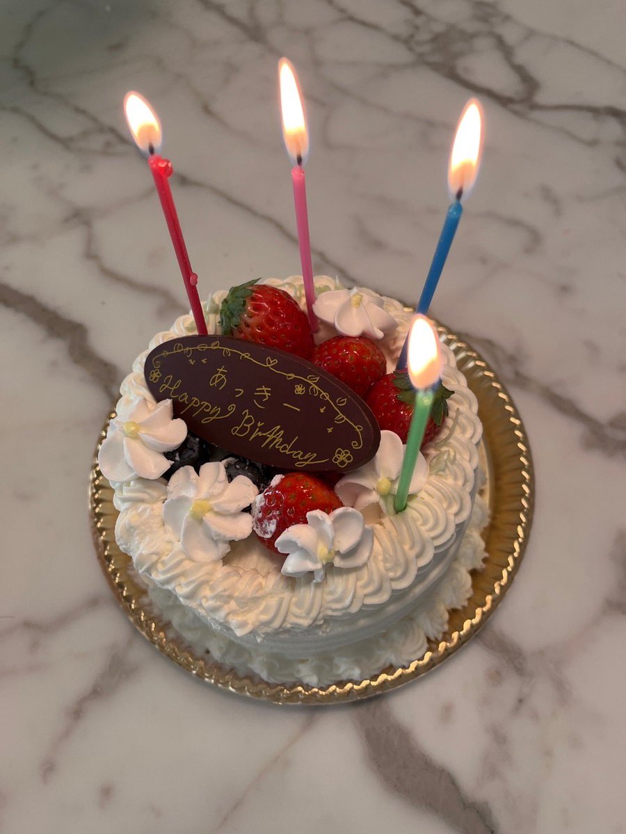 akinokoko's tweet photo. 今日も、、♡
サーティーらちょズがお祝いしてくれた！！！幸せありがと♡ https://t.co/zJZ2AuVbU2