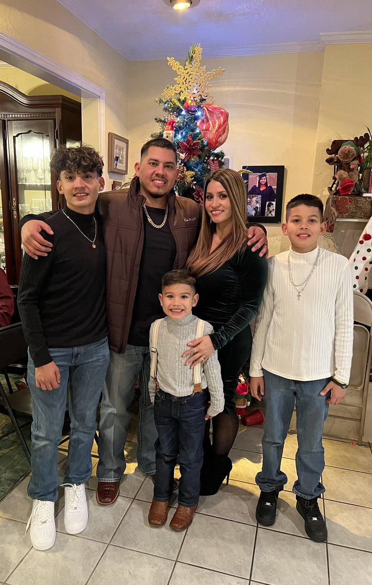 Merry Christmas and a Happy New Year!!!! ~The Cantu’s