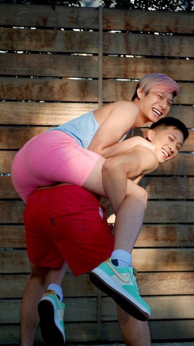 What is your favourite colour, red or pink? https://t.co/A8Y1uj42Ib