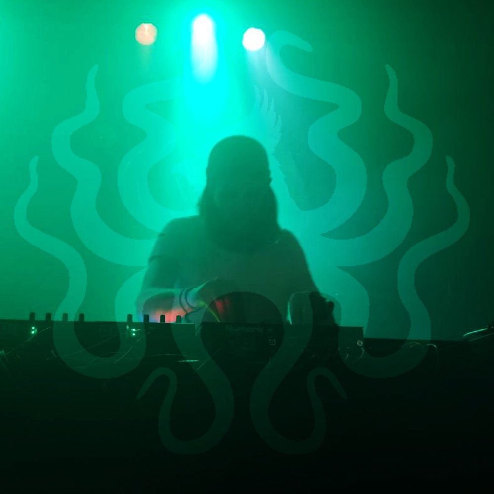 Octobird2's tweet photo. Octobird Salad #15 | Eddy Breaks
======
https://t.co/kgIAWzR1OW
======
 #bass #breaks #djsets #drumandbass https://t.co/PwISC2utey