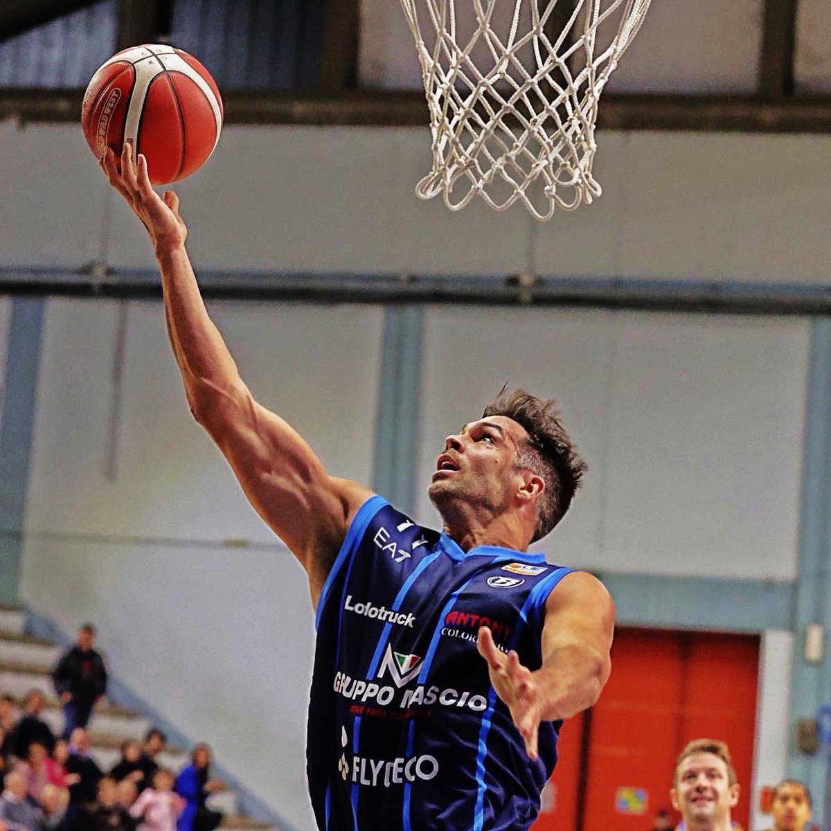 BrunoCerella's tweet photo. L’ultima partita del 2022 si gioca stasera per la Coppa Italia! 🙌🏼🇮🇹
Ci servirà una prestazione solida per provare a passare il turno ed entrare nella final four 🏆
#teo7 #blubaskettreviglio #vamos https://t.co/LqA0sL55gD
