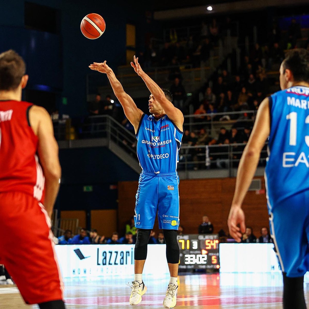 BrunoCerella's tweet photo. L’ultima partita del 2022 si gioca stasera per la Coppa Italia! 🙌🏼🇮🇹
Ci servirà una prestazione solida per provare a passare il turno ed entrare nella final four 🏆
#teo7 #blubaskettreviglio #vamos https://t.co/LqA0sL55gD