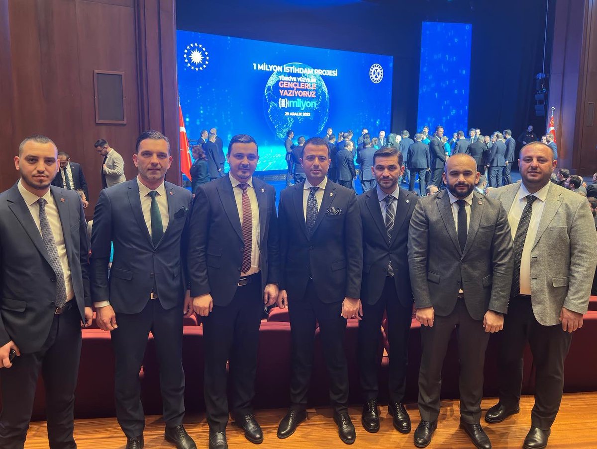 sakaryagiad's tweet photo. “1 Milyon İstihdam Projesi” kapsamında Cumhurbaşkanımız Sn. @rterdogan ‘ın katılımlarıyla Cumhurbaşkanlığı Kongre ve Kültür Merkezi’inde düzenlenen tanıtım programına Başkanımız @zafer_bekdemir ve yönetim kurulu üyelerimizle katılım sağladık. https://t.co/zK3BcubR2k