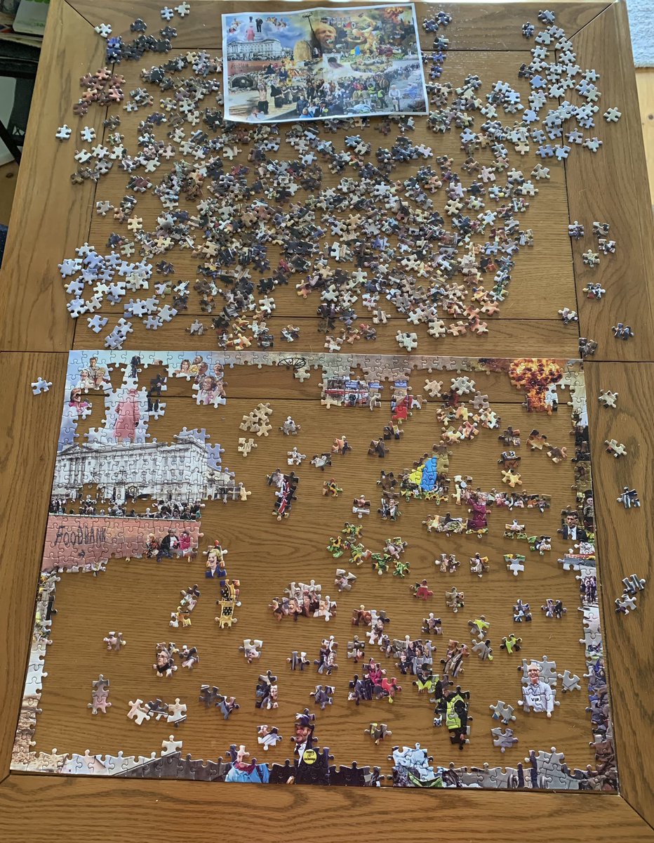 The new Twixmas tradition @coldwarsteve 2022 jigsaw is well under way. @PaulHowardUK has been busy with it this morning.