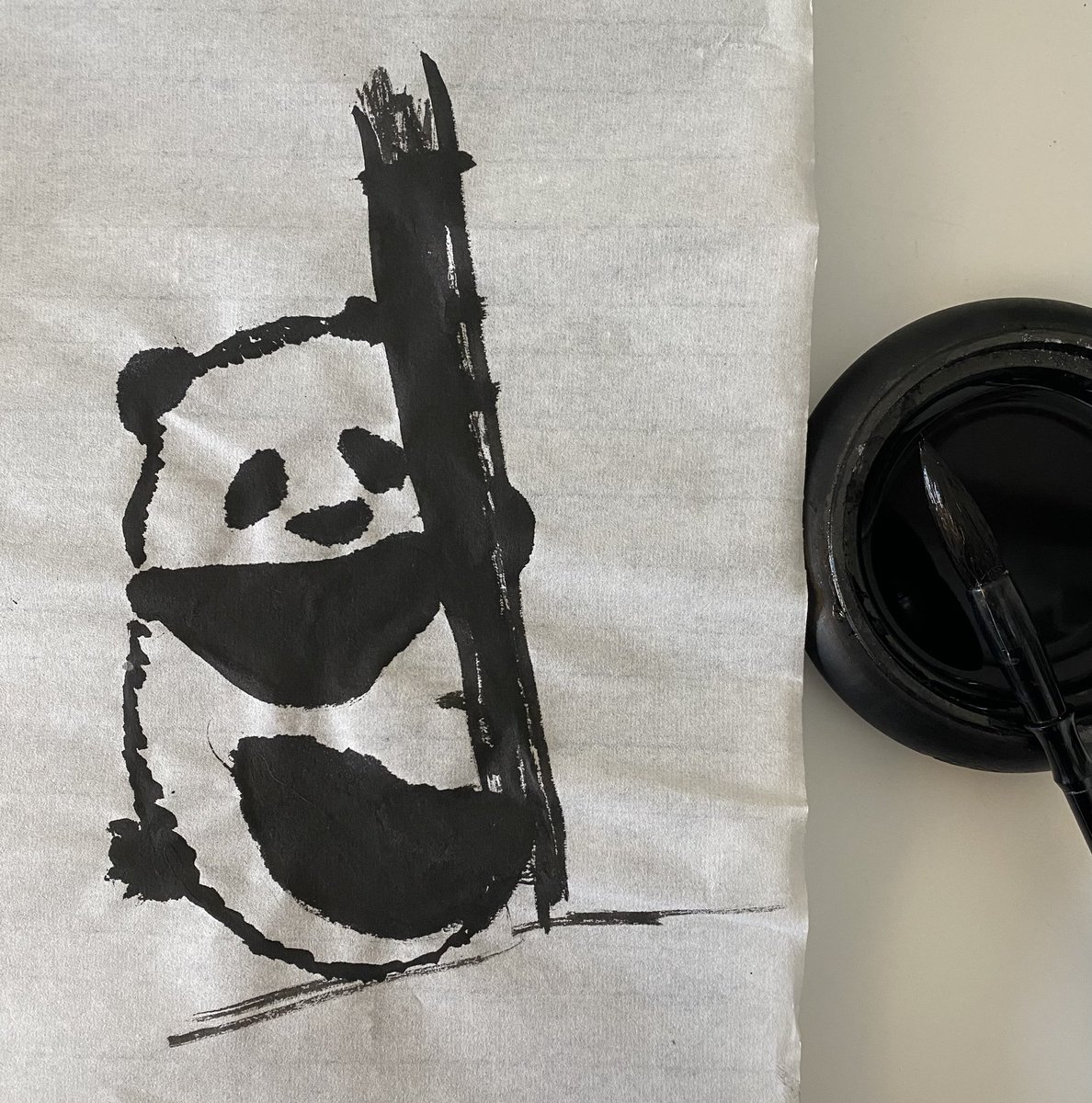 اول مره اجرب ارسم بالريشة🐼
 الموضوع ممتع جدا والنتيجة كانت حلوه🙏🏼