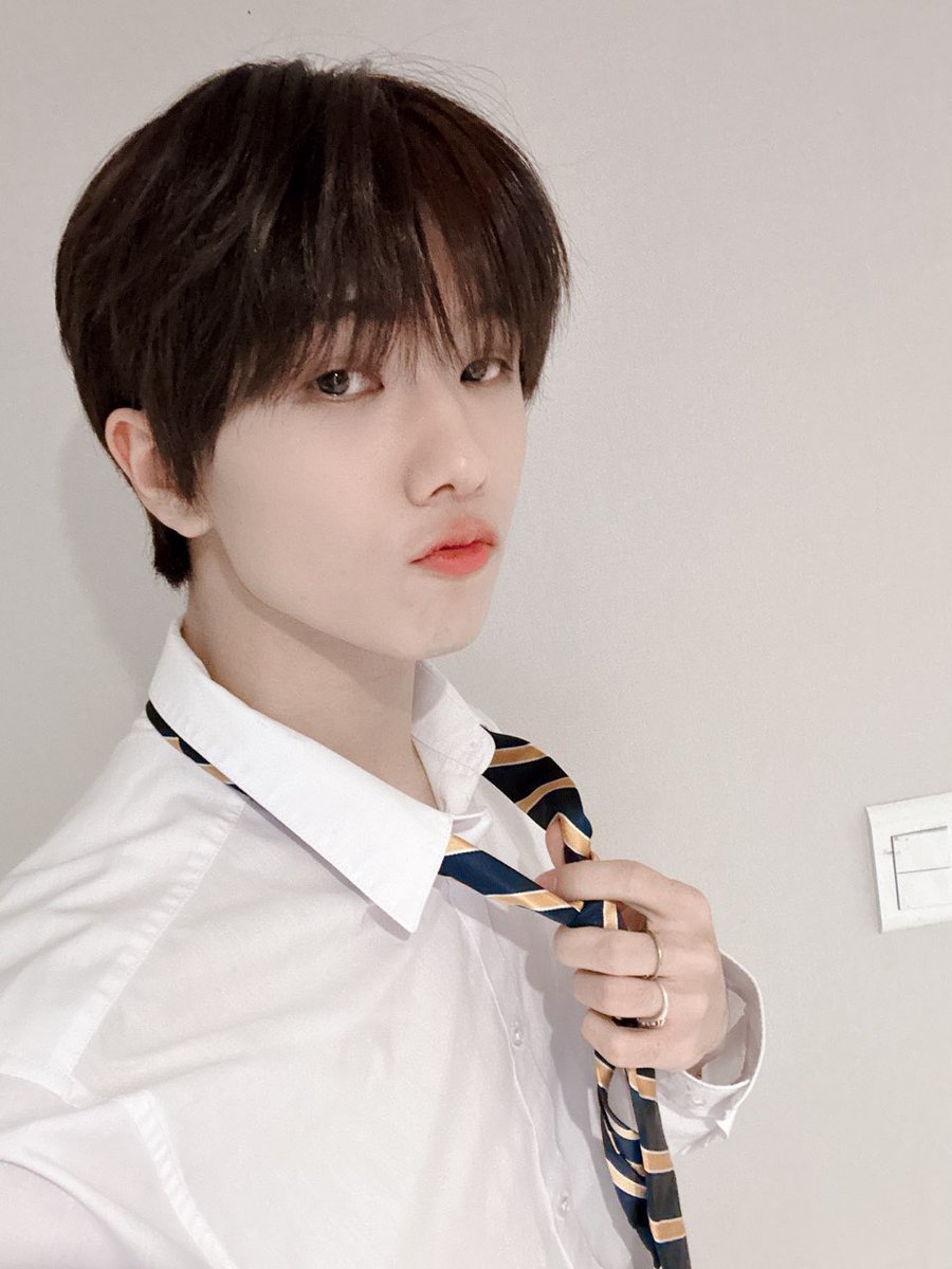 jcssl_'s tweet image. 박지성이랑넥타이?
자극미침ㅋㅋ