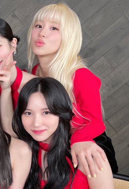 chaeyo_my54's tweet photo. あたし、チェヨンちゃんがミナちゃんの肩にガッツリ手置いてるの大好きなんですよね…🥹 https://t.co/JmdUVCjrKA