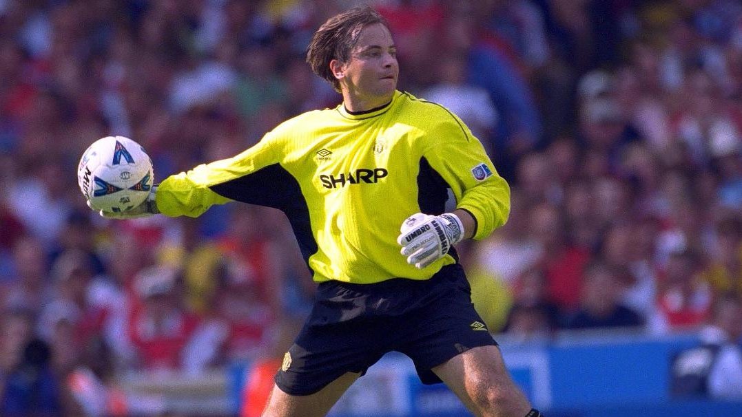 Happy Birthday today to former Goalkeeper Mark Bosnich          