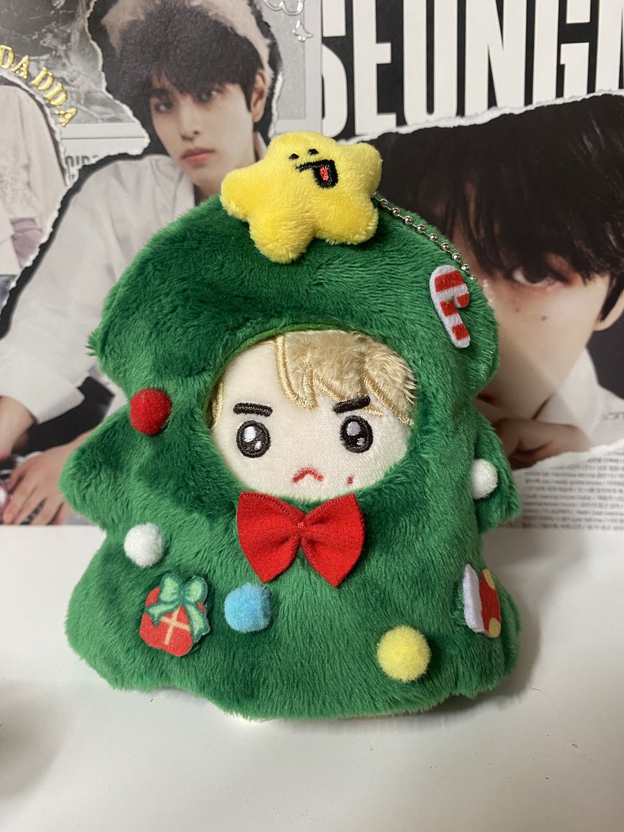ClockNeedle_WZ's tweet photo. #이몸이_한왹_아니_한획그었소

지구에 도착해 친구라는 것을 사귀었소. 친구 옷을 입어봤는데 나에게 어울리는건 역시 내 망토요.

p.s 울복친구 옷 돌려줄테니 울지마시오. https://t.co/pY4MGMvdxQ