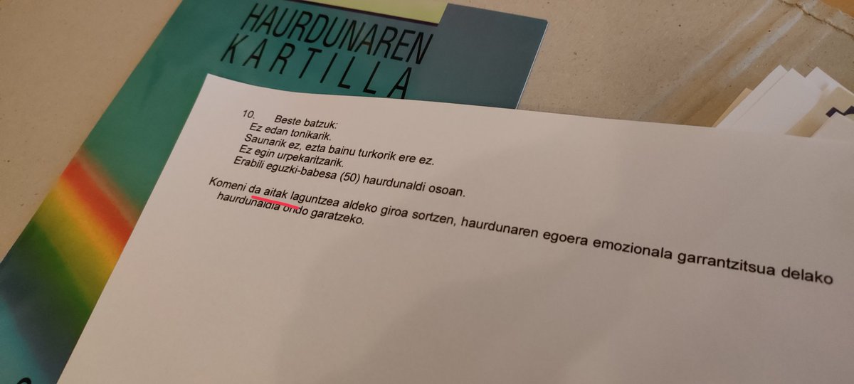 lide_'s tweet photo. Haurduna eta #aita gara @osakidetzaEJGV rentzat. 

2022ko urria 😒 https://t.co/Og3KBg6GDn