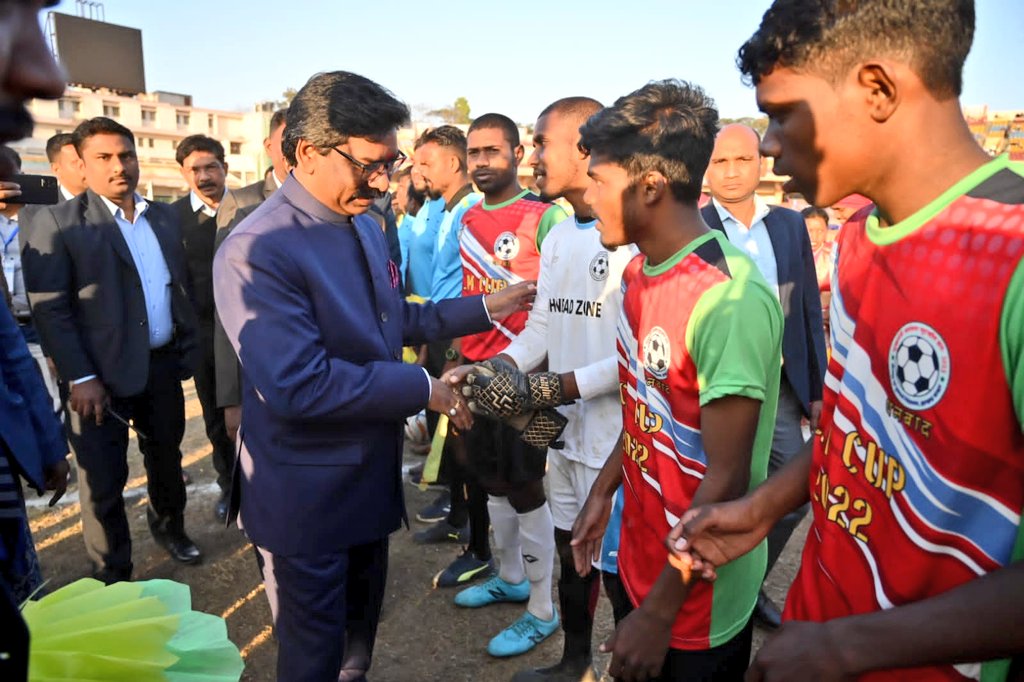 Football Cup Competition-2022 : समापन समारोह में शामिल हुए CM हेमंत सोरेन