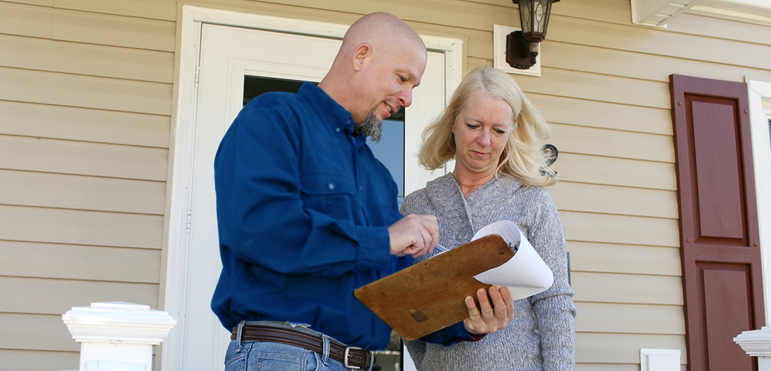 realNAAHRF's tweet photo. Never let a door-to-door sales or repair person inspect any part of your property. Ask for identification and phone their office to verify who they are. Get at least three estimates in writing. #repair #fraud #insurance #construction https://t.co/mTzusnJa9X https://t.co/99iIVMCvaK