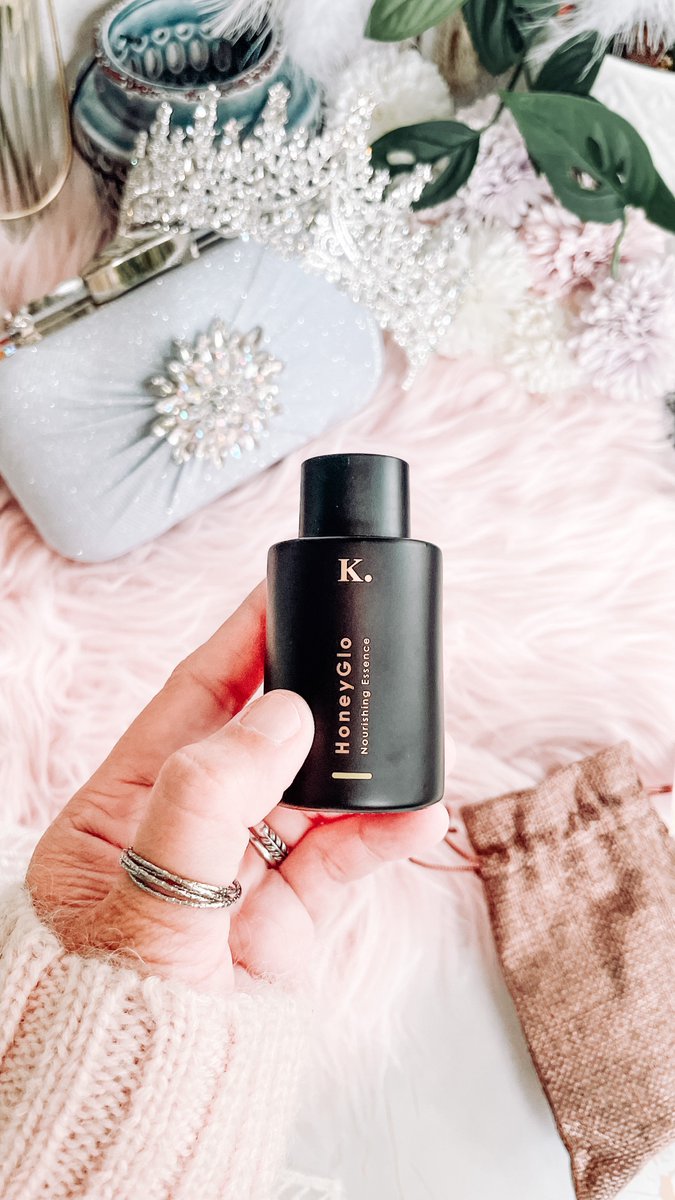 theskinrepublic's tweet photo. Sisturr.. essence kalau sedap macam ni kena buat lebih sikit. 30ml tak cukup nihh 😩 Nak botol besar pleaseee #MeantToBee🐝

Attn: @kaymanbeauty @NabellaAnuar https://t.co/oeoBu4D5bl