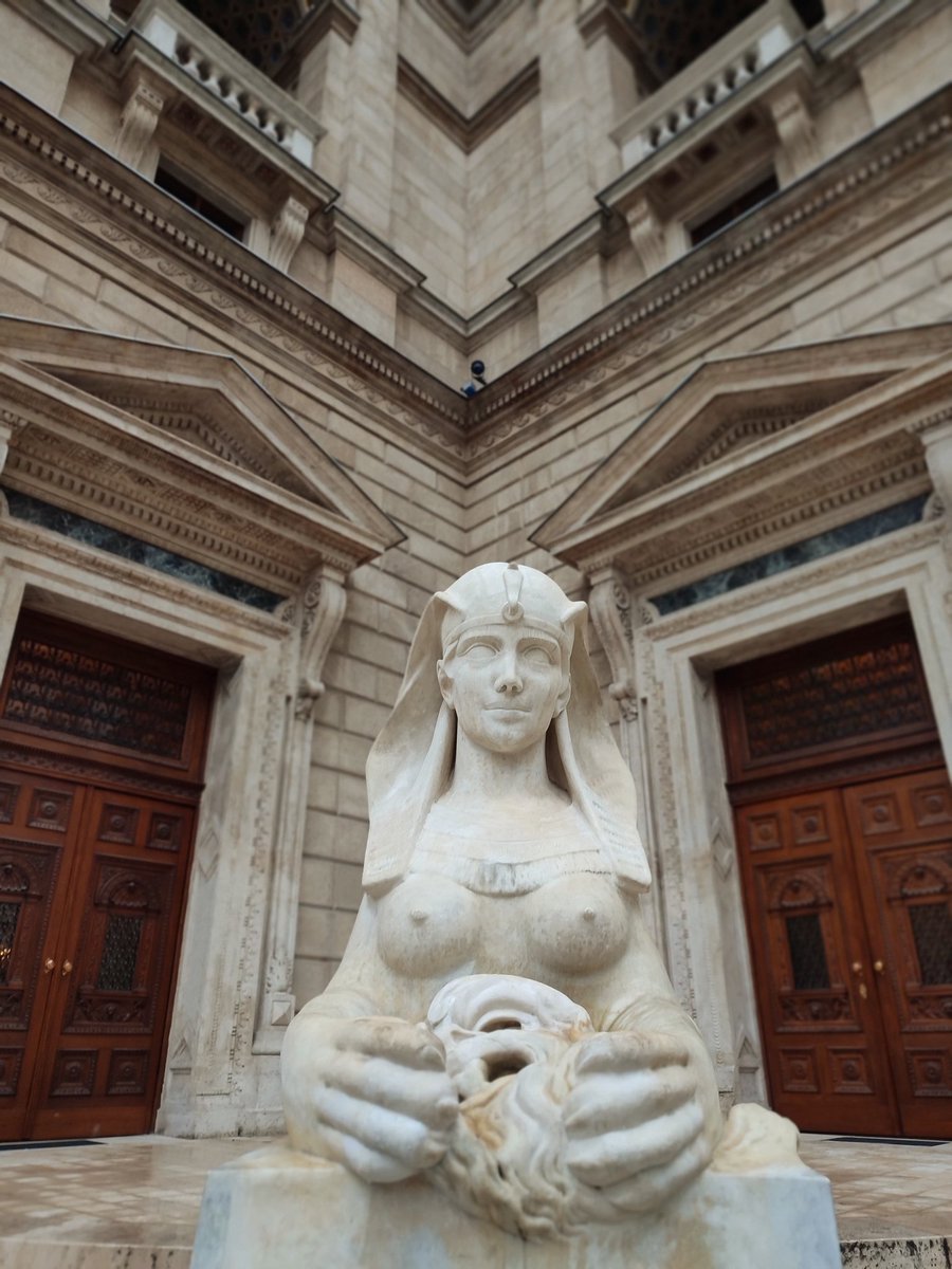 le_saac's tweet photo. Hungarian State Opera House

#hungary #opera #sculpture #wonderful #budapest #operahouse @le_saac https://t.co/6ALTZ26lk7