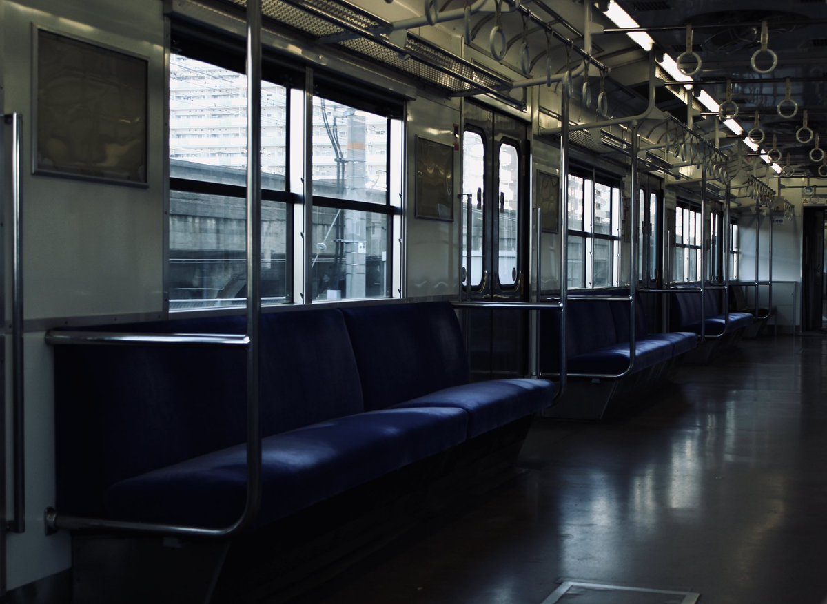 Ohashi_3311's tweet photo. 2022.12.26
さっきの続き。
正面写真のピンボケは残念すぎた。でも久しぶりに103系に乗れたし気にせんとこ。やっぱり本線とは雰囲気が全く違う。
#103系
#和田岬線
#国鉄型 https://t.co/whRkPCMTQy