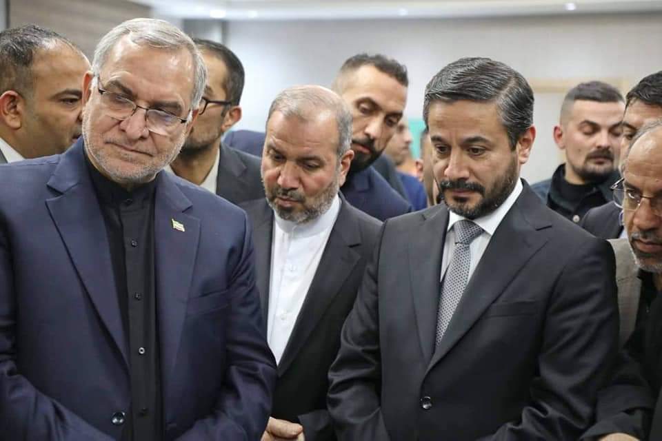 وزير التعليم ذو الشهادة الغير معترف بها يفتتح جامعة السبطين للعلوم الطبية في كربلاء المقدسة بحضور شخصيات إيرانية من ضمنهم السفير الإيراني

ضمن فروعها أقسام طبية إيرانية غير معترف بها !

#التعليم_الى_الحضيض