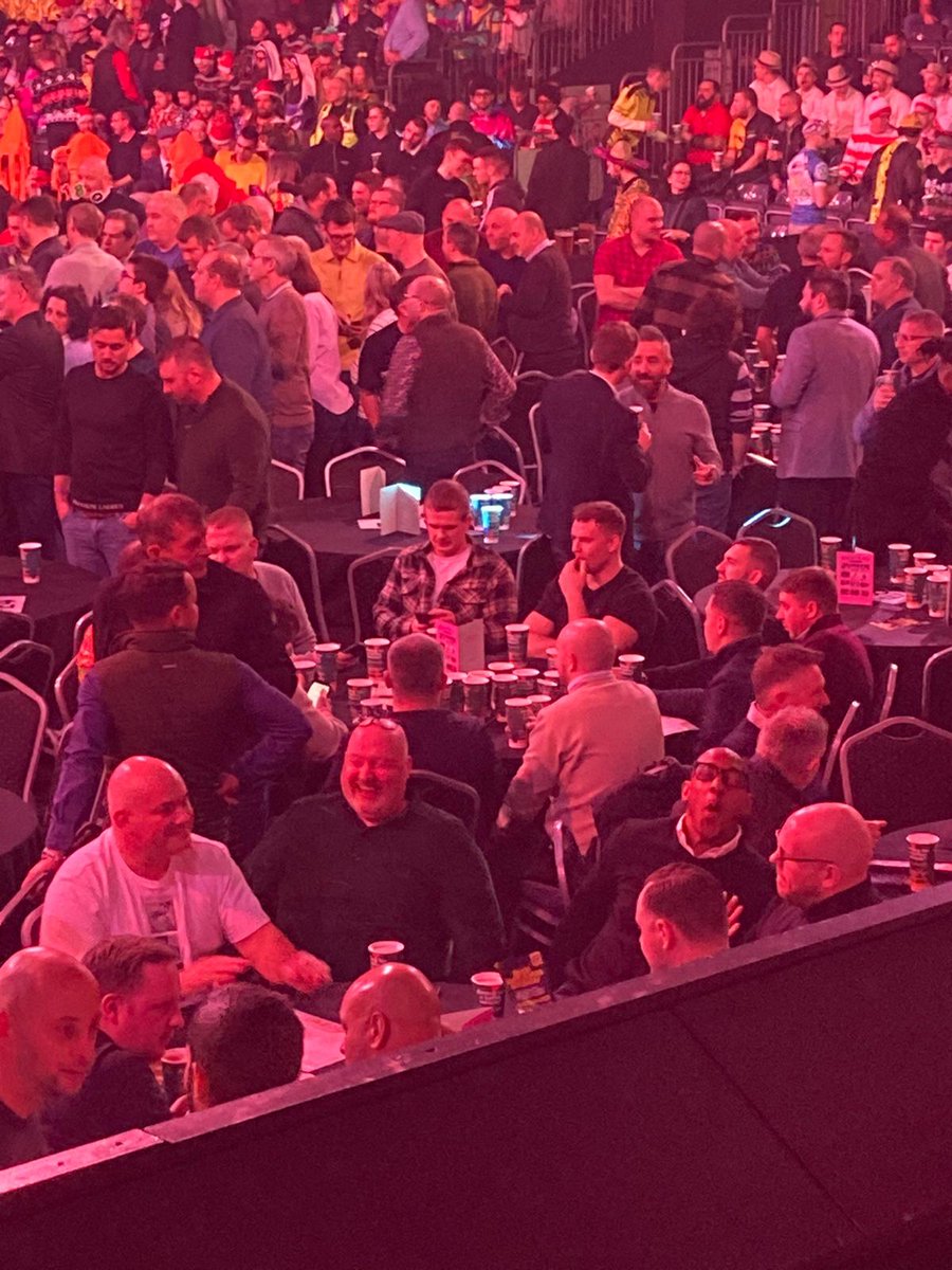 HomesUnderTheHammer tweet media