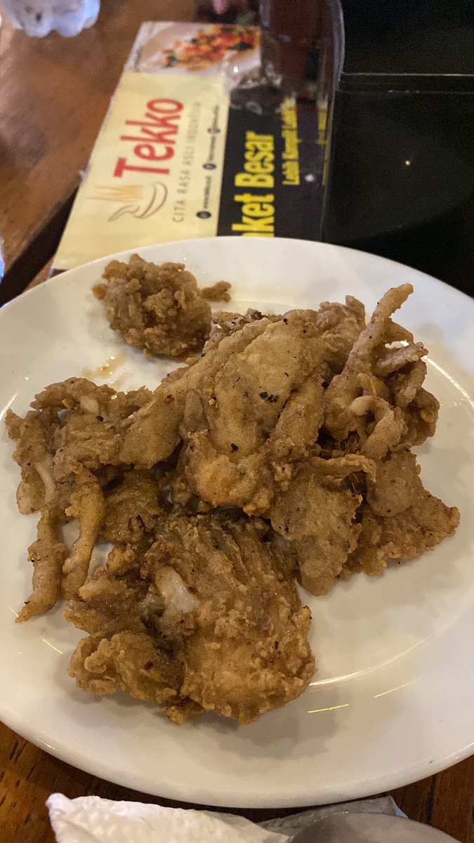 dinaprobo's tweet photo. Jamur Crispy katanya… gak crispy full minyak https://t.co/rE5MyTqPbW